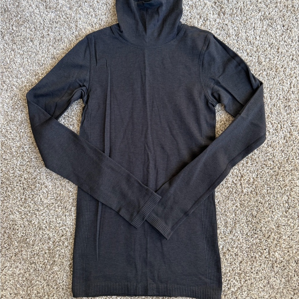 Lululemon turtleneck women’s 4